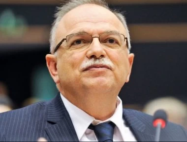 Σέρρες: Έντονες αποδοκιμασίες κατά Παπαδημούλη σε εκδήλωση για τις Πρέσπες